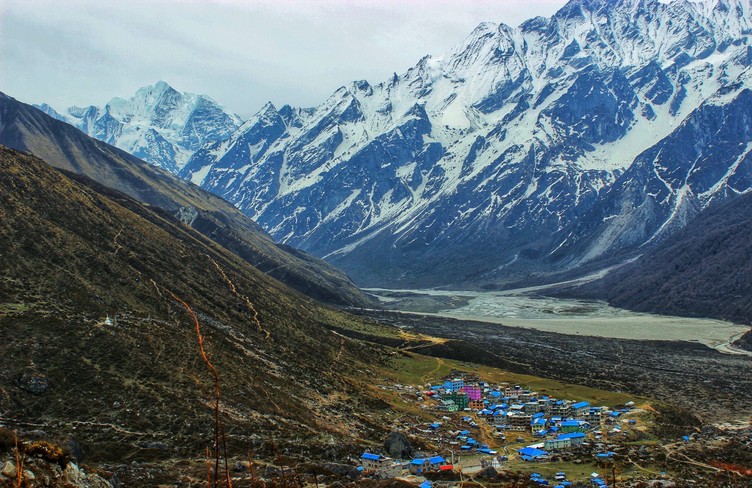 https://reiselokal.com/wp-content/uploads/2026/08/pnepalensis-himalayas-6269201-scaled.jpg